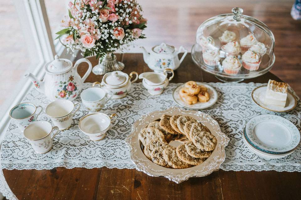 Dessert and tea