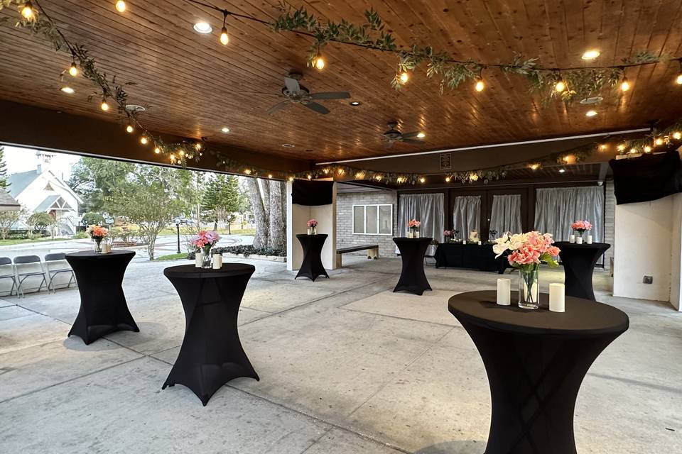 Outdoor cocktail hr
