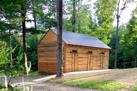 Small Barn with Restrooms and Private Bridal Suite