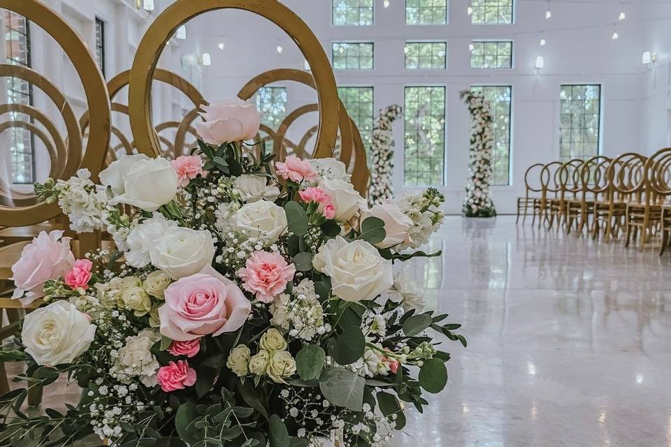 Aisle Decor