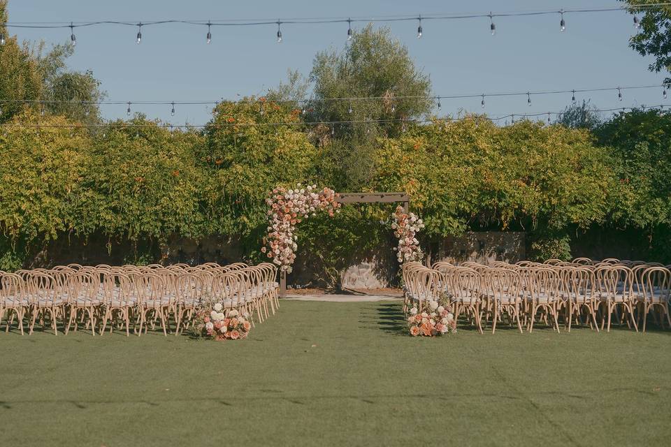 Stone Lawn Ceremony and Arch