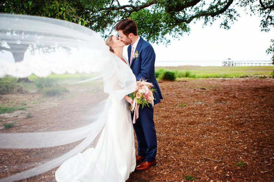 Alhambra Hall kiss with veil