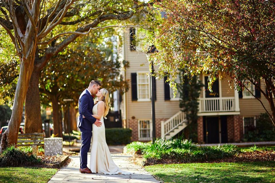 Savannah bride and groom kiss