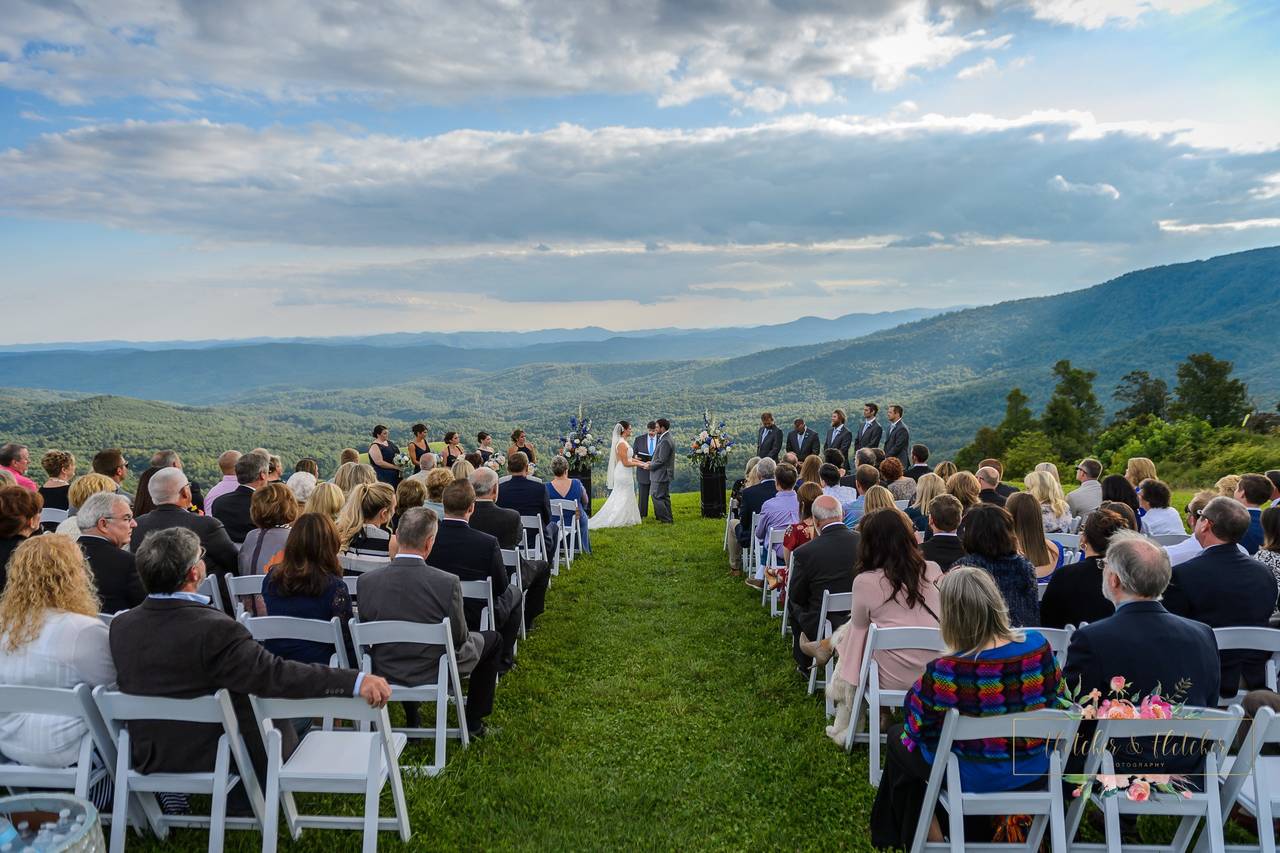 Are you looking for a last minute wedding venue? Boone Tavern has dates  still available in June, July, and August! From now until April 30th new  wedding bookings will receive a discount