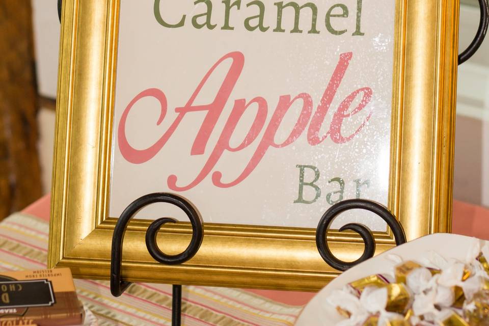 Apple bar sign