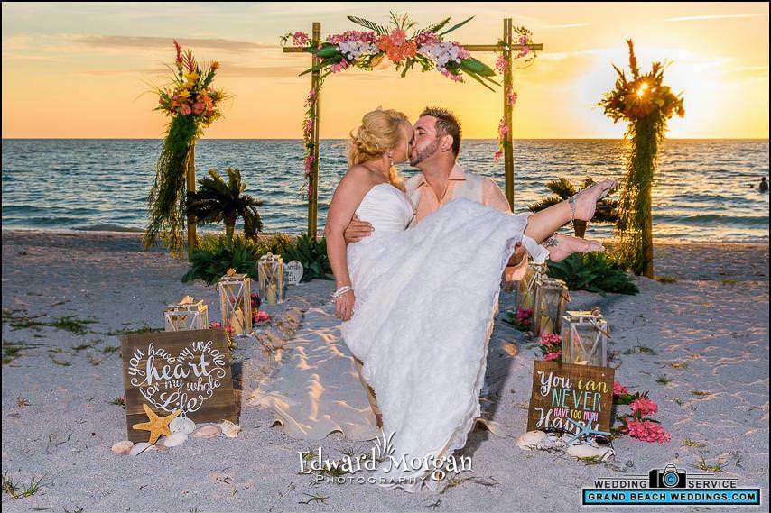 Tantalizing Beach wedding with Sun Coast Beach Weddings
#BeachFlorida
#OrangeBeach
#alabamawedding
#floridawedding #gulfshoreswedding #orangebeachwedding #destinwedding #ftmorganwedding #gulfcoastwedding
#gulfofmexico #beachwedding #gulfstatepark #alaparkAl