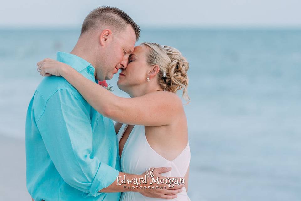 The Kiss !
Beach Weddings
#BeachFlorida
#OrangeBeach
#alabamawedding
#floridawedding #gulfshoreswedding #orangebeachwedding #destinwedding #ftmorganwedding #gulfcoastwedding
#gulfofmexico #beachwedding #gulfstatepark #alaparkAl