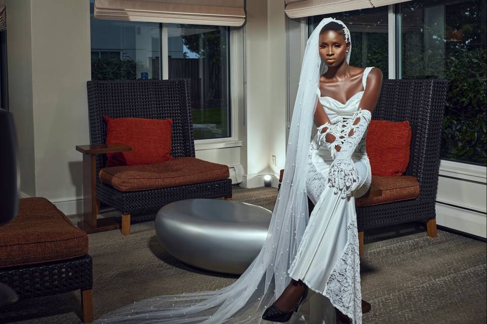 Luxury low cut bride
