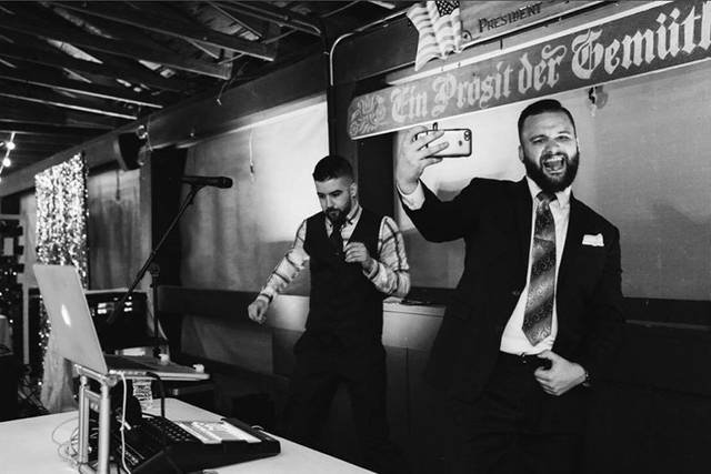Power duo mc/dj