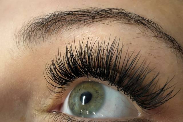 Volumized lashes