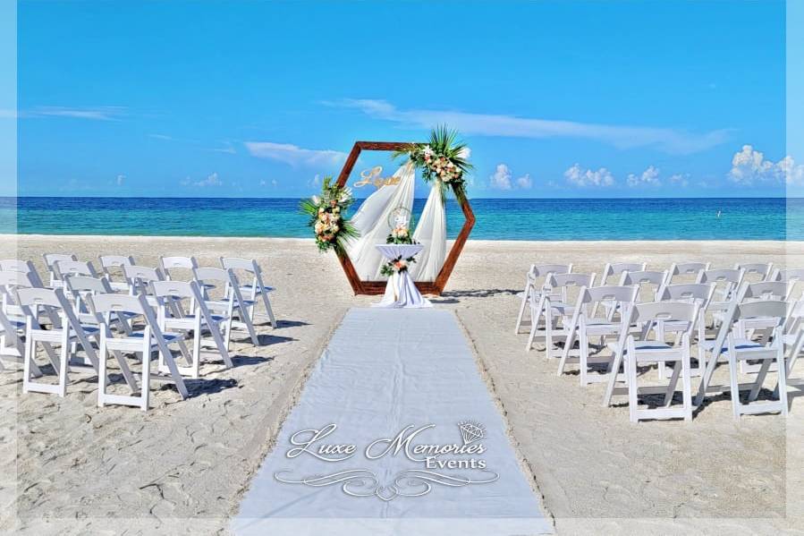 Hexagon Arch with aisle runner