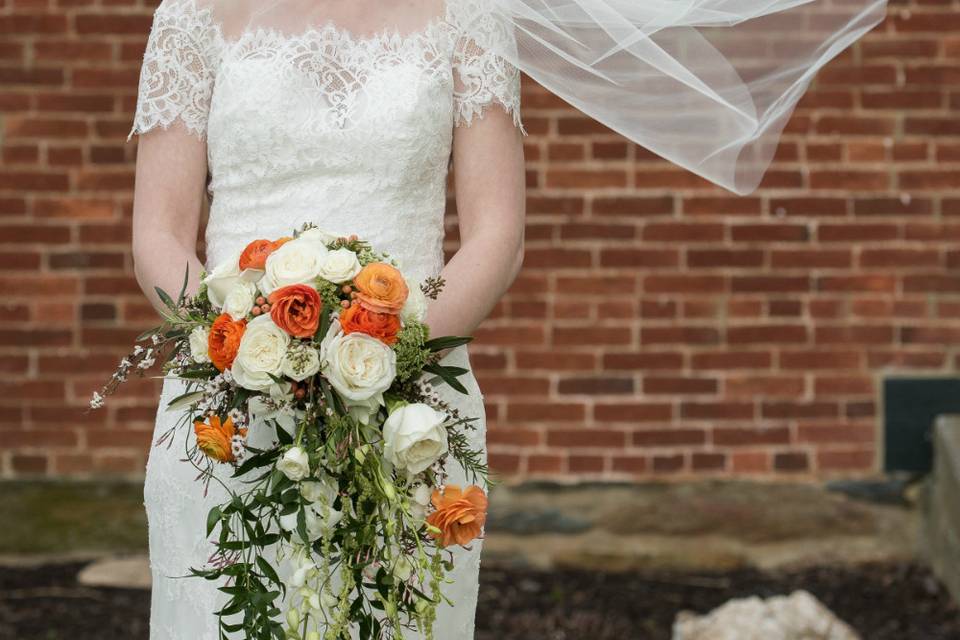 Flowing waterfall bouquet