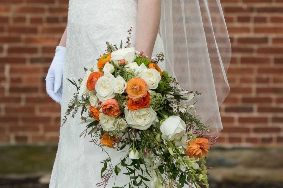 Flowing waterfall bouquet