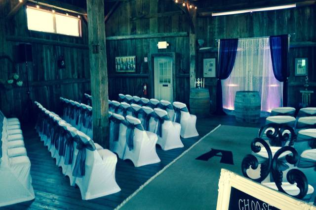 Vineyard & Barn Wedding Venue in Southern Wisconsin