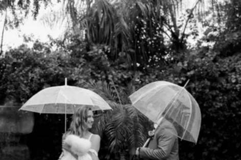 Romantic scenes in the rain