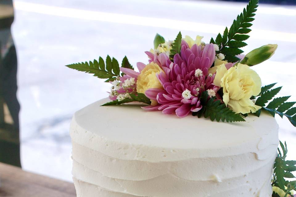 Simple and Rustic Cake