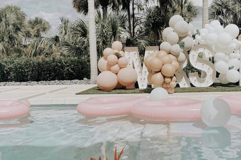 Floating grazing basket