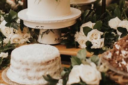 Cake Table Flowers