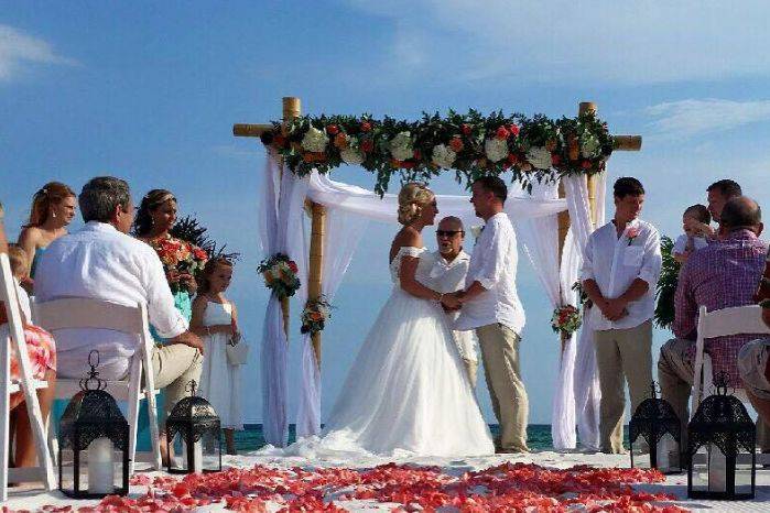 island sand beach weddings