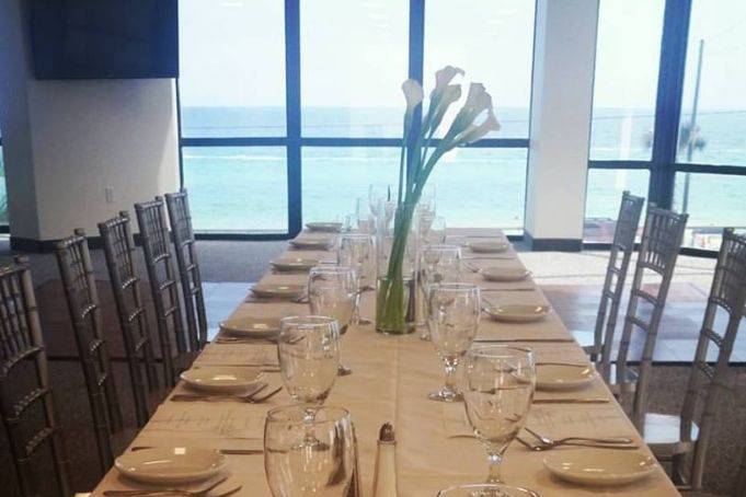 Long table setting