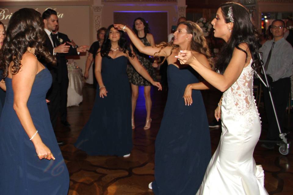 Bridesmaids Dancing!!!