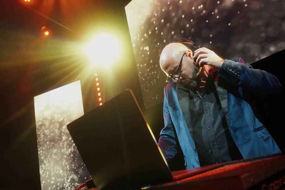 DJ TONY
