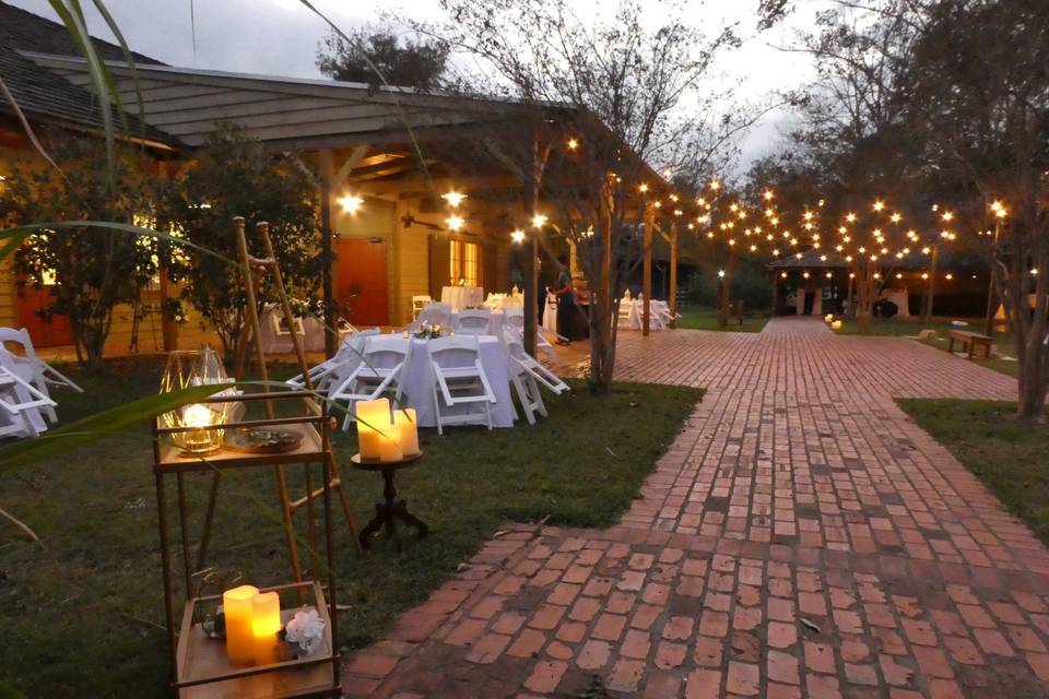 Candlelit outdoor banquet