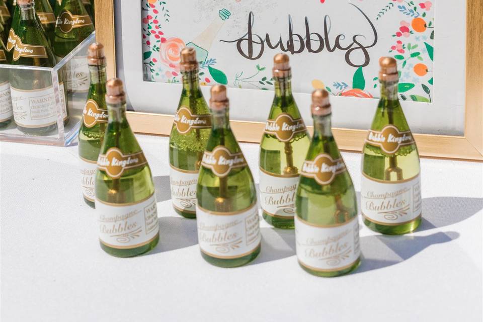 Bubbles table sign