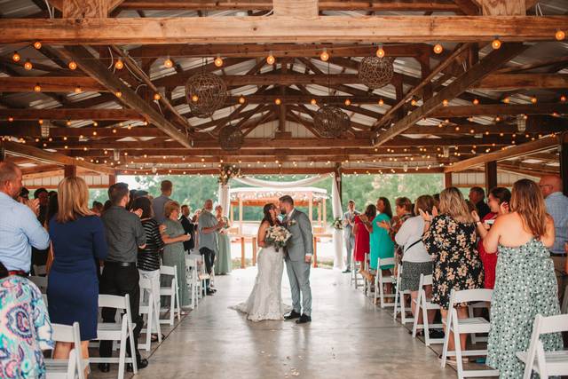A Sophisticated Rooftop Wedding & Reception at The Faulkner Venue