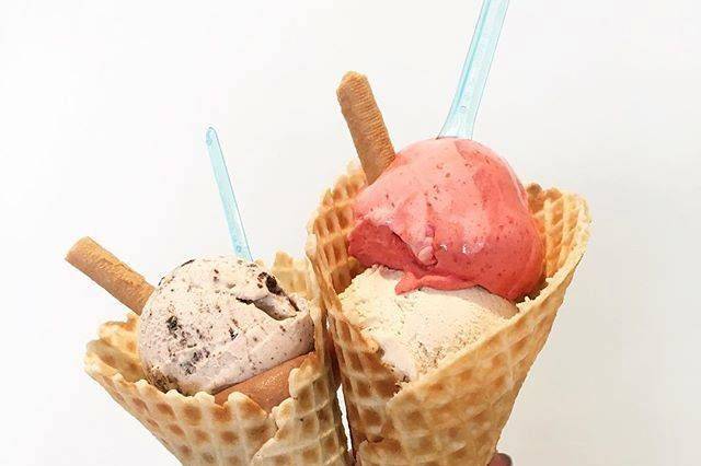 Two gelato cones