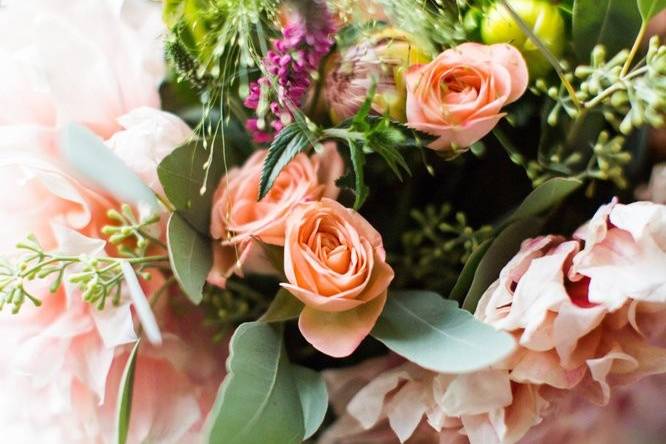 Peach Wedding Flowers