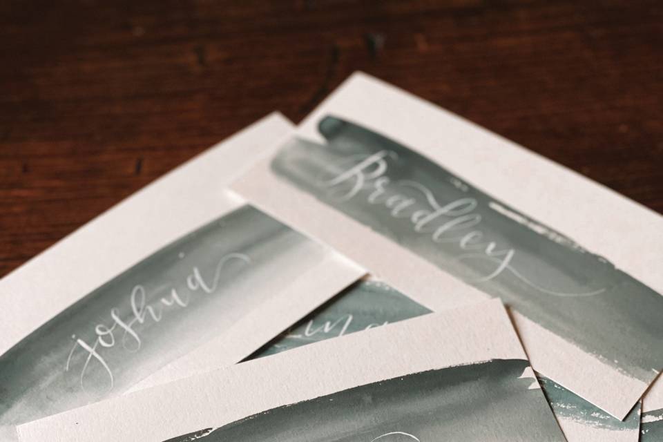 Place cards with watercolor texture