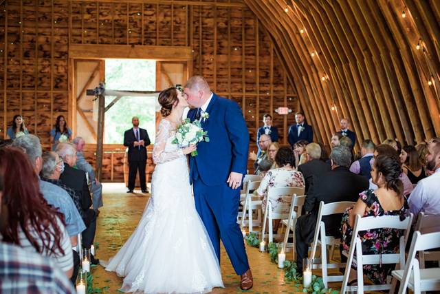 Just Married Kiss