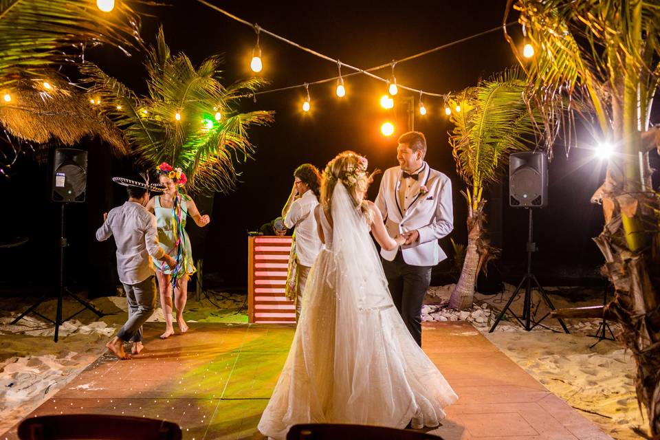 Dj & Audio for Weddings Cancun