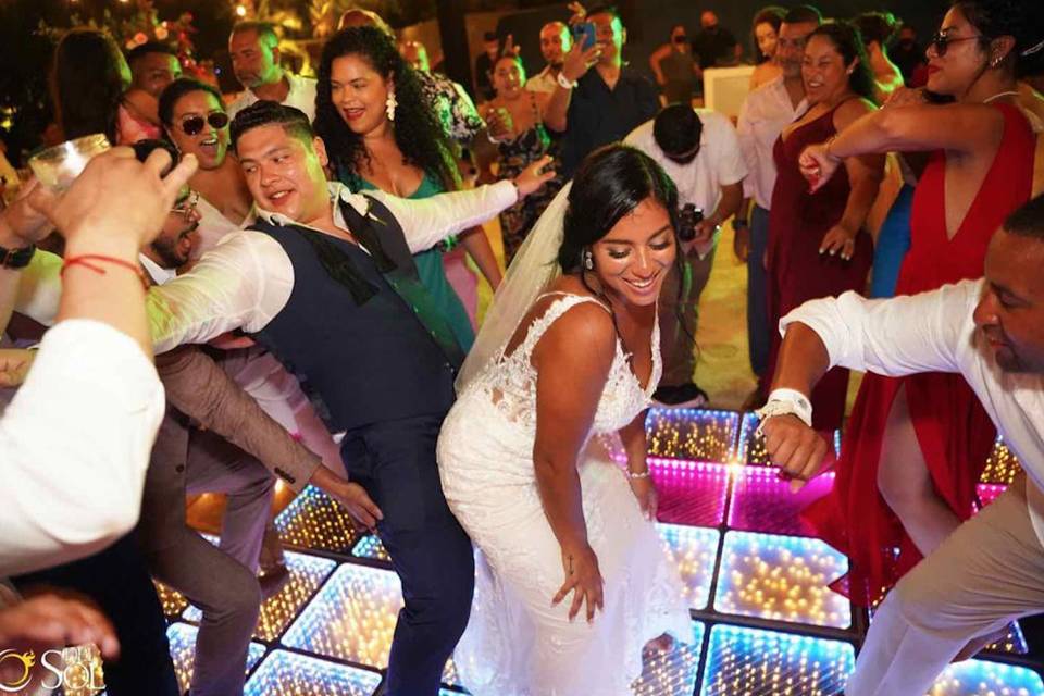 Party every second