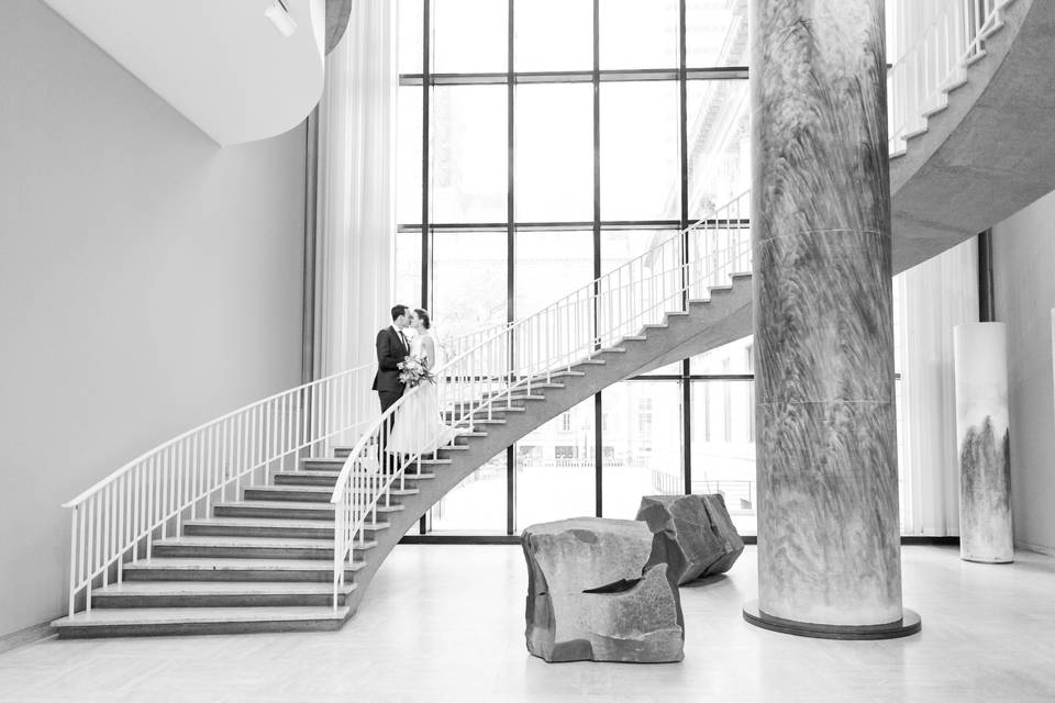 Staircase kisses