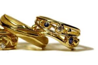 18k yellow gold wedding bands