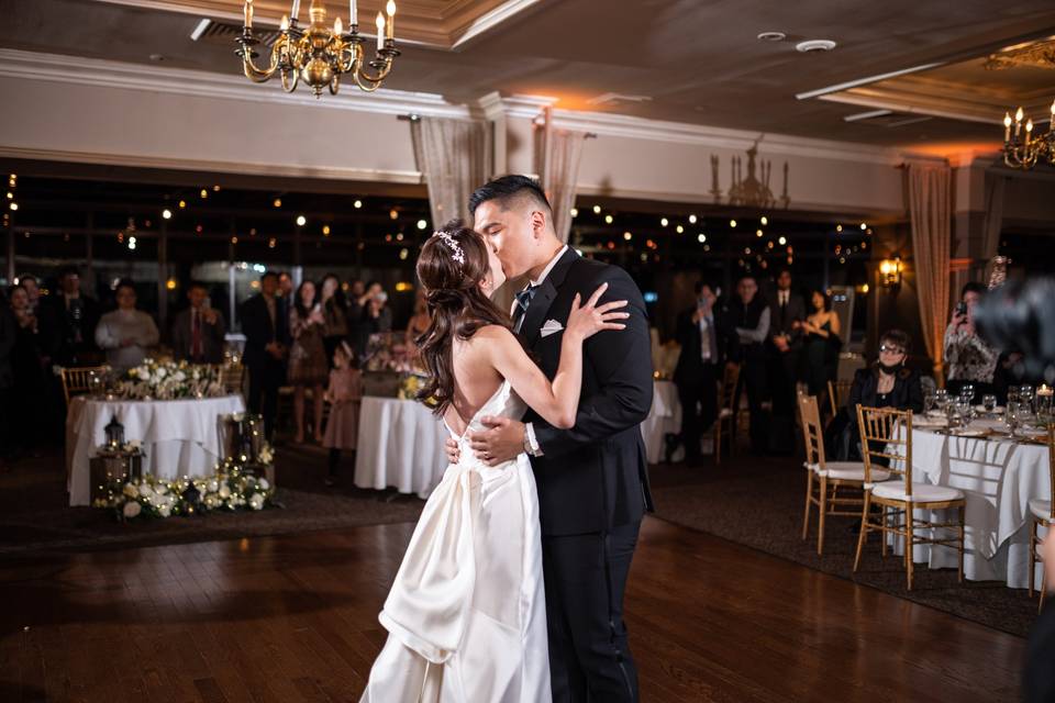 First dance kiss