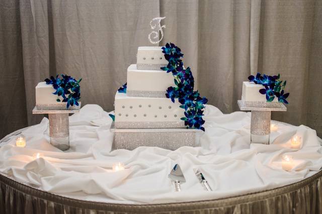 Cake table