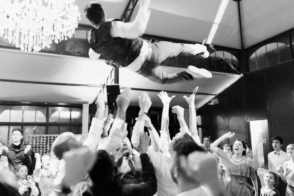 Groom in the air