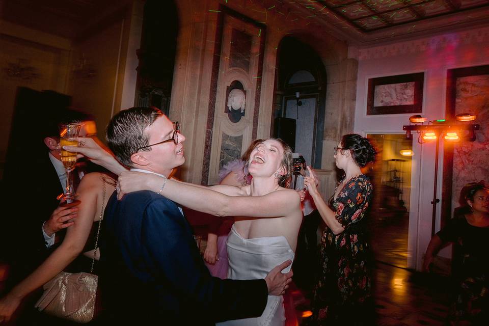 Snging bride