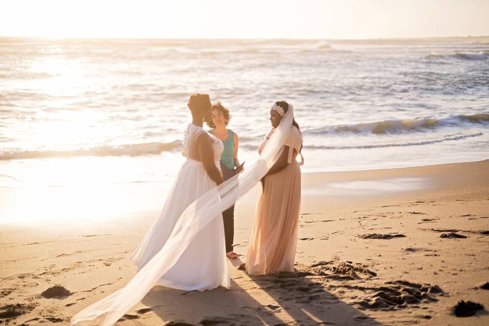 Santa Cruz Officiant