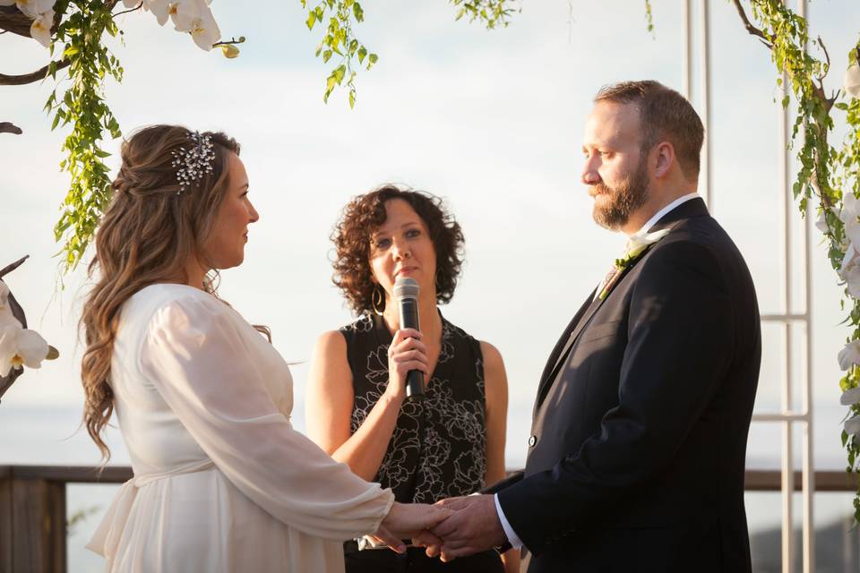 Santa Cruz Officiant