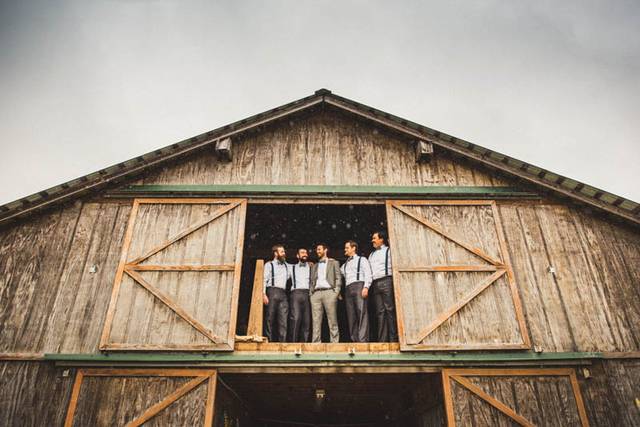 Groomsmen photos at the barn
