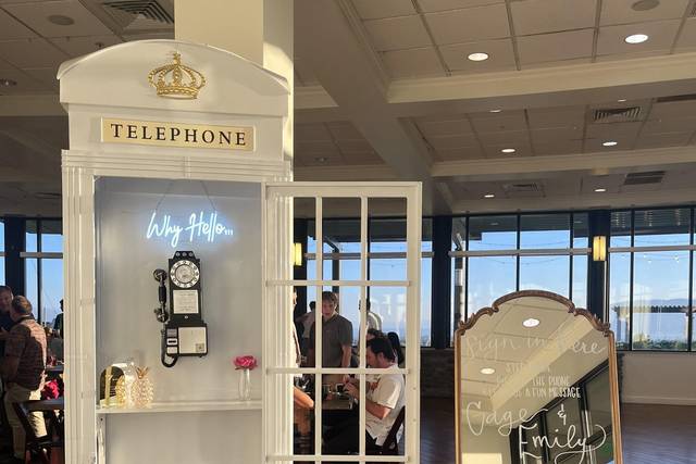 Telephone booth