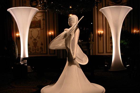 Dramatic scenic design