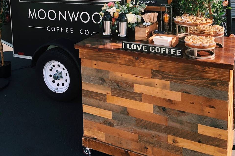 Moonwood Coffee & Bakery