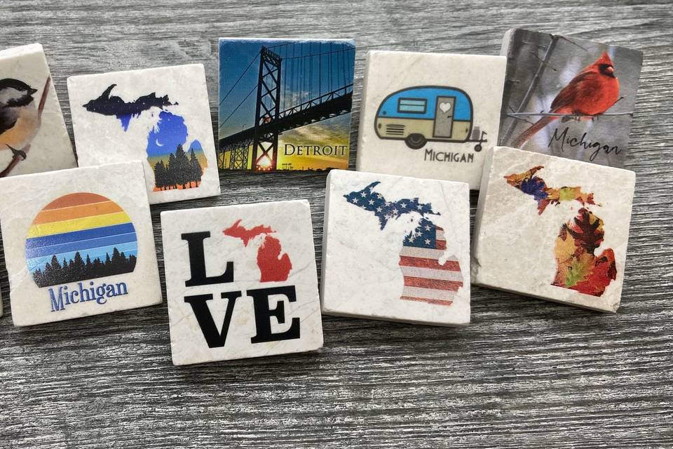 Assorted designs on magnets