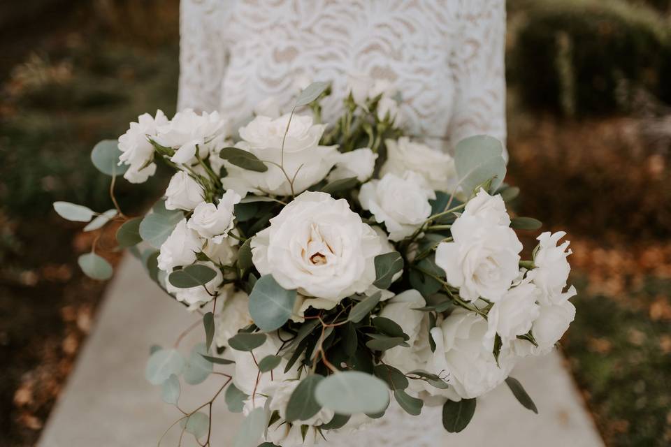 White bridal bouquet