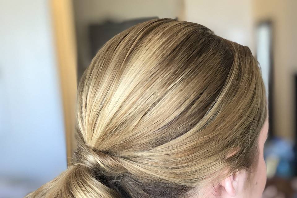 Wavy ponytail